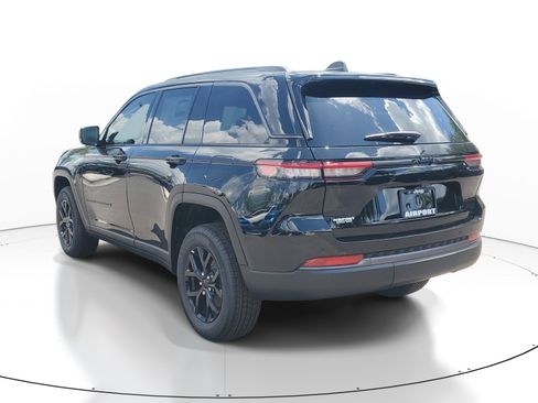 New 2026 Jeep Grand Cherokee Altitude RWD image 3