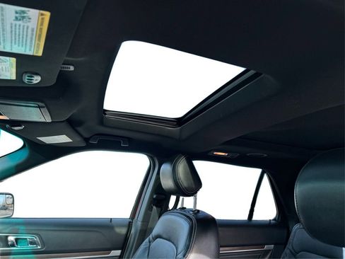 Used 2016 Ford Explorer Limited image 24