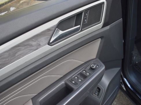 Used 2021 Volkswagen Atlas Cross Sport SE w/ Panoramic Sunroof Package image 20