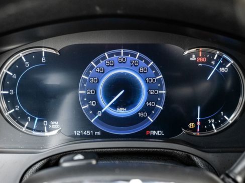 Used 2017 Cadillac Escalade Platinum image 19