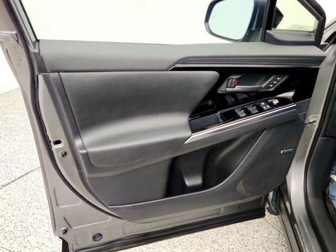 Used 2023 Subaru Solterra AWD image 10