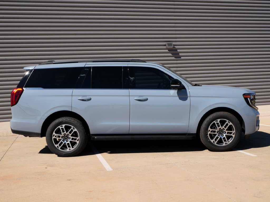 New 2026 Ford Expedition Active AWD/4WD image 2