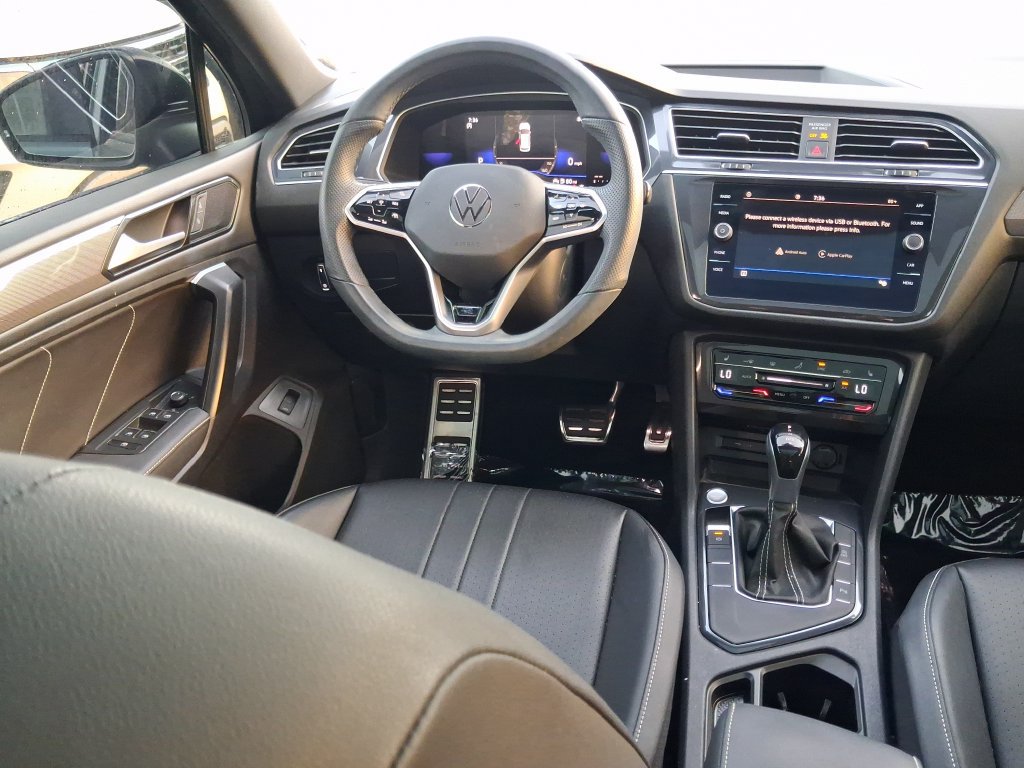 Certified 2024 Volkswagen Tiguan SE R-Line FWD image 19