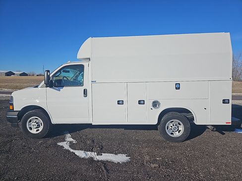 New 2024 Chevrolet Express 3500 w/ Power Convenience Package image 8