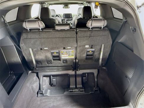 Used 2024 Toyota Sienna XSE image 34