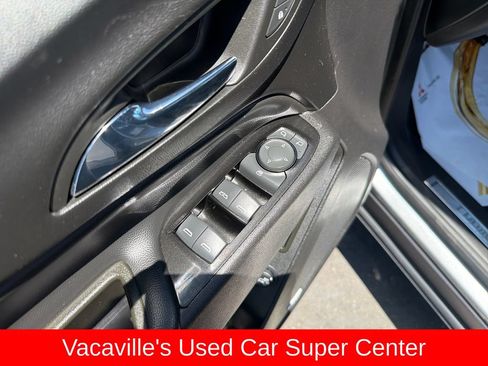 Used 2023 Chevrolet Equinox Premier AWD/4WD image 11