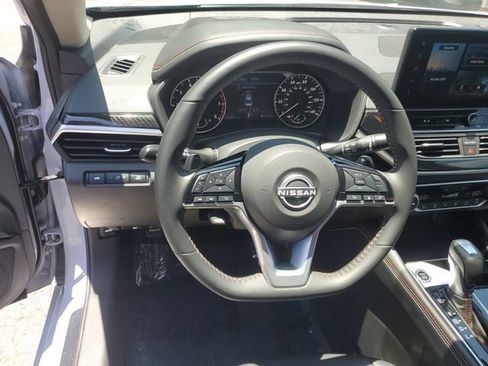 Certified 2025 Nissan Altima 2.5 SR w/ SR Premium Package FWD image 18