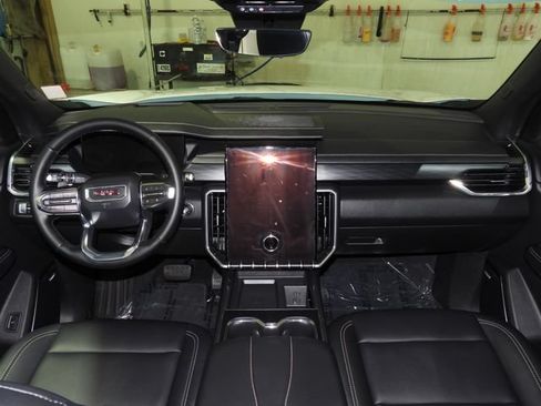 Certified 2026 GMC Acadia Elevation w/ Elevation Premium Package AWD/4WD image 34