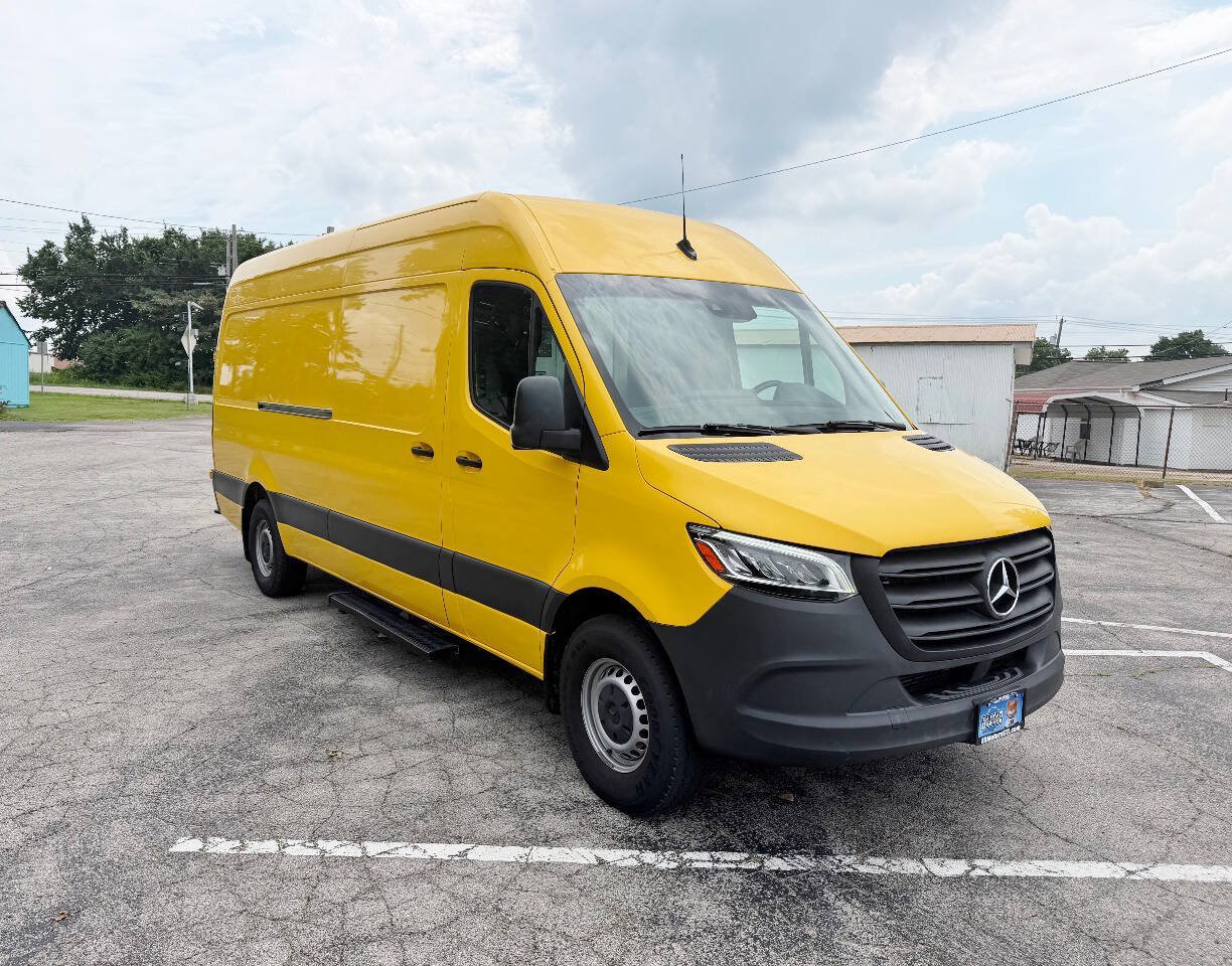 Used 2021 Mercedes-Benz Sprinter 2500 image 3