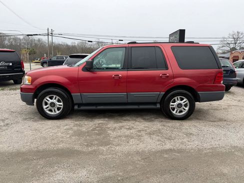 Used 2003 Ford Expedition XLT image 2