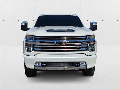 Used 2023 Chevrolet Silverado 2500 High Country w/ Z71 Off-Road Package image 2