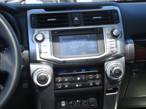 Used 2016 Toyota 4Runner SR5 image 17