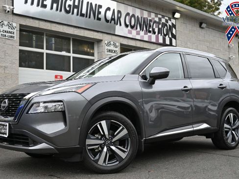 Used 2023 Nissan Rogue SL w/ SL Premium Package image 1