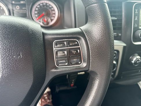 Used 2020 RAM 1500 Classic SLT AWD/4WD image 29
