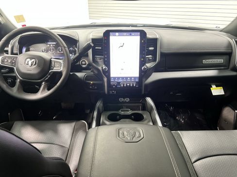 Used 2025 RAM 2500 Laramie AWD/4WD image 21
