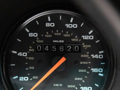 Used 1995 Porsche 911 Carrera RWD image 64