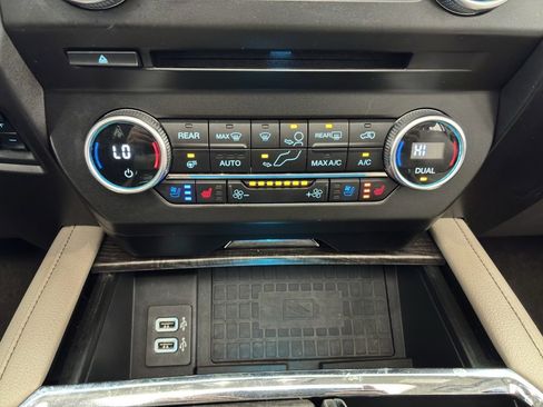 Used 2018 Ford Expedition Limited w/ Equipment Group 302A image 34