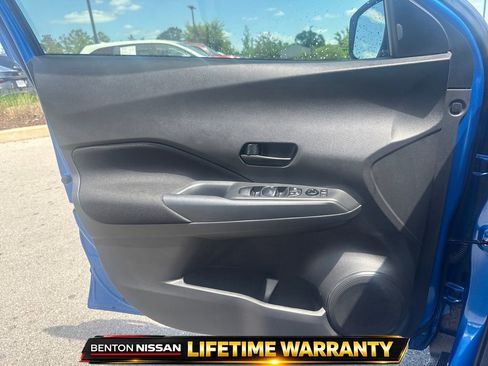 Used 2025 Nissan Kicks Play S FWD image 11