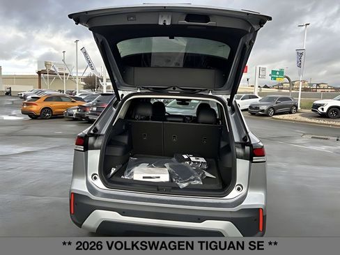 New 2026 Volkswagen Tiguan SE image 17