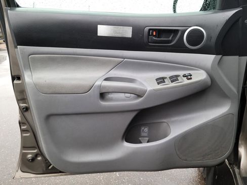 Used 2010 Toyota Tacoma Double Cab V6 4WD image 8