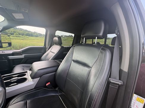 Used 2019 Ford F250 Lariat w/ Lariat Ultimate Package AWD/4WD image 31