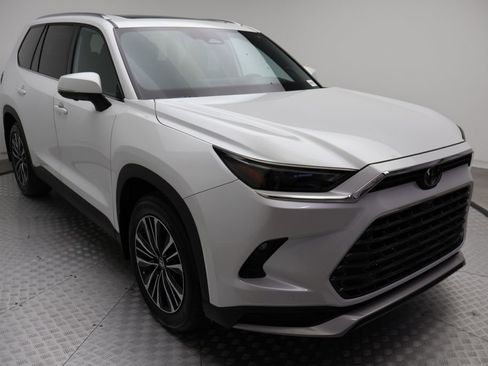 Certified 2026 Toyota Grand Highlander AWD Hybrid image 6