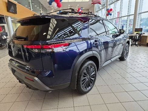 New 2026 Nissan Pathfinder SL w/ SL Premium Package AWD/4WD image 8