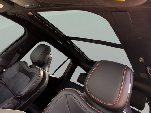 New 2025 Lincoln Aviator Black Label AWD/4WD image 19