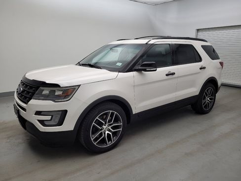 Used 2016 Ford Explorer Sport w/ Equipment Group 401A AWD/4WD image 2