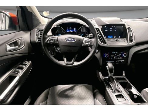Used 2019 Ford Escape SE image 6