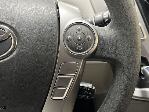 Used 2016 Toyota Prius V Three image 20