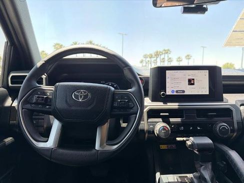 Used 2025 Toyota 4Runner TRD Off-Road AWD/4WD image 11