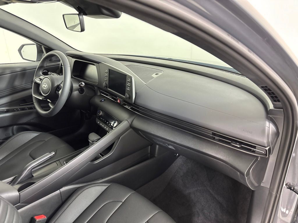 New 2026 Hyundai Elantra SEL Sport FWD image 13
