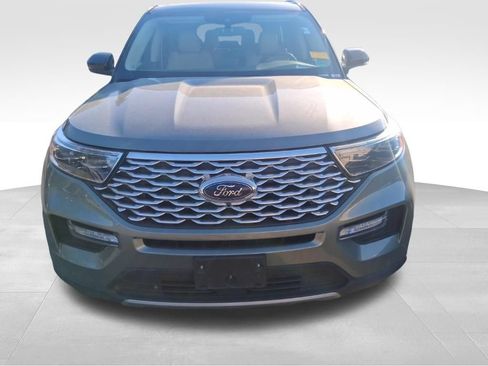 Used 2020 Ford Explorer Platinum w/ Premium Technology Package AWD/4WD image 3