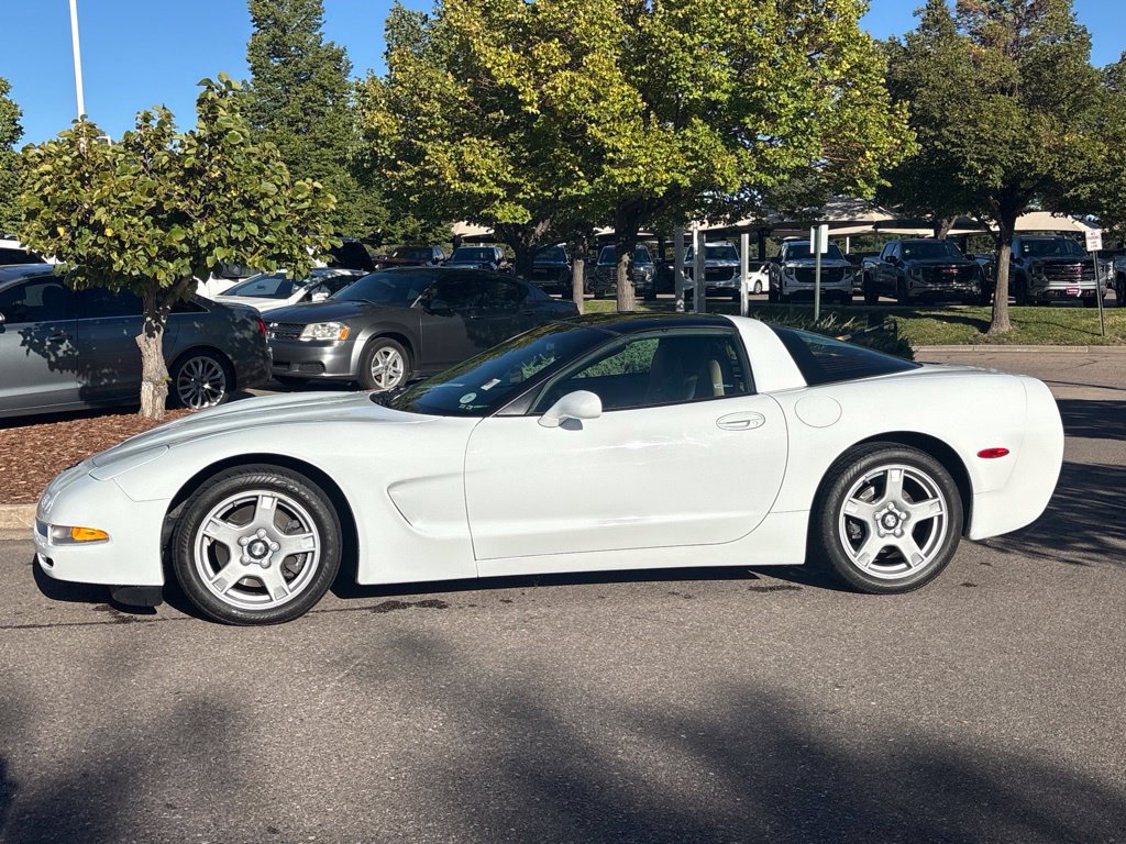 Used 1998 Chevrolet Corvette Coupe w/ Memory Pkg RWD image 2