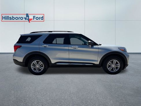 Used 2024 Ford Explorer XLT w/ Class IV Trailer Tow Package AWD/4WD image 5