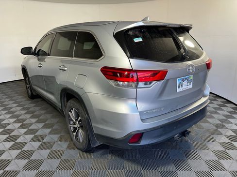 Used 2019 Toyota Highlander XLE image 7