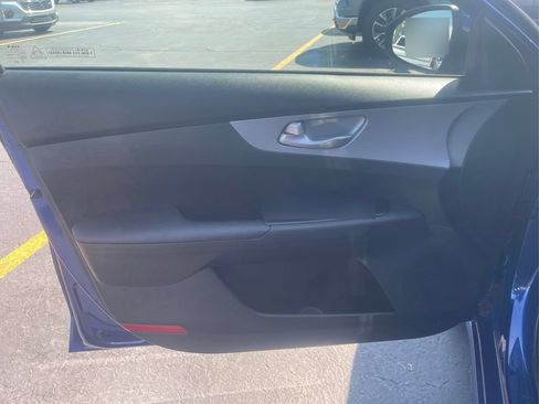 Used 2023 Kia Forte LXS w/ LXS Technology Package FWD image 17