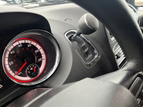 Used 2019 Dodge Grand Caravan SE w/ UConnect Hands-Free Group image 20