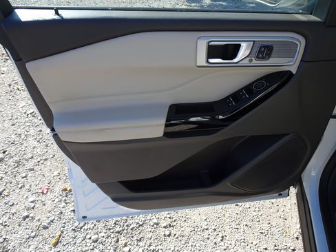 Used 2023 Ford Explorer Platinum w/ Equipment Group 601A image 12