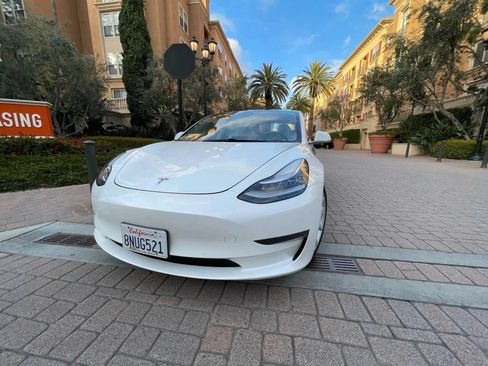Used 2019 Tesla Model 3 Standard Range Plus RWD image 3