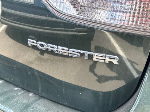 Used 2023 Subaru Forester Premium AWD/4WD image 2