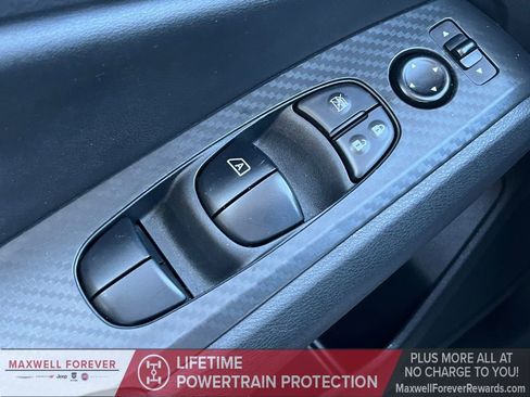 Used 2024 Nissan Altima 2.5 SV image 7