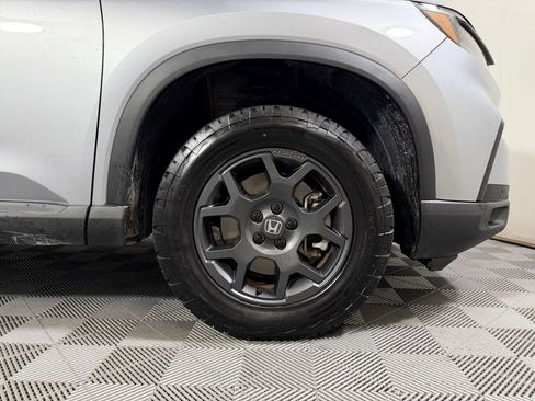 Certified 2023 Honda Pilot TrailSport image 9