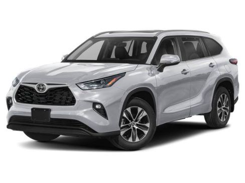 Used 2024 Toyota Highlander XLE AWD/4WD image 1