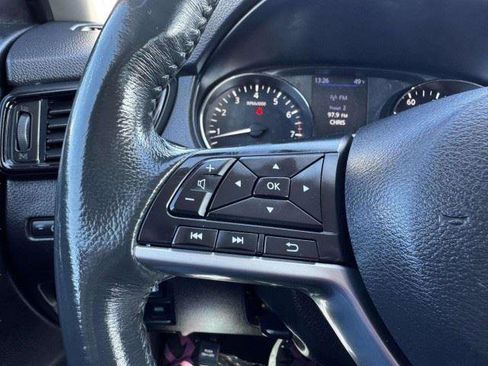 Used 2018 Nissan Rogue SV FWD image 27
