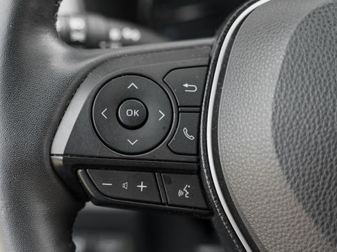 Used 2020 Toyota RAV4 XLE Premium AWD/4WD image 15