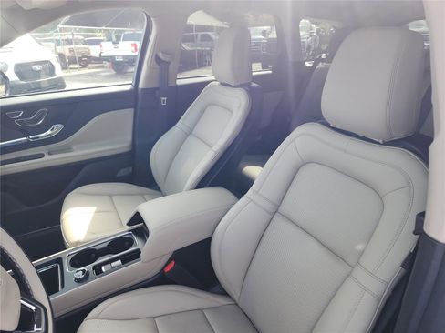 New 2026 Lincoln Corsair Premiere image 14