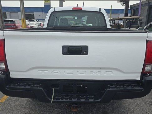 Used 2018 Toyota Tacoma SR RWD image 8