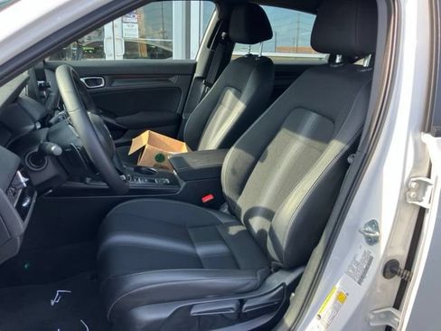 Used 2025 Honda Civic Sport image 2